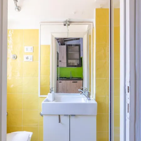 Fascinating Attic - Up To 2 Guests - Trastevere Apartment