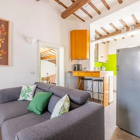 Fascinating Attic - Up To 2 Guests - Trastevere Apartment *