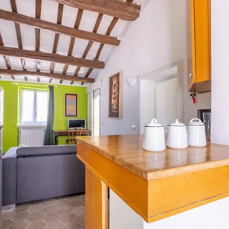 Fascinating Attic - Up To 2 Guests - Trastevere Rome