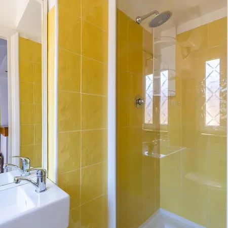 Fascinating Attic - Up To 2 Guests - Trastevere Apartment Rome