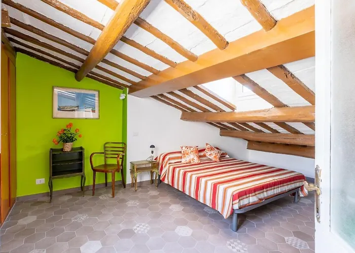 Апартаменты Fascinating Attic - Up To 2 Guests - Trastevere