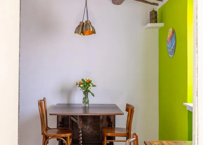 Апартаменты Fascinating Attic - Up To 2 Guests - Trastevere *